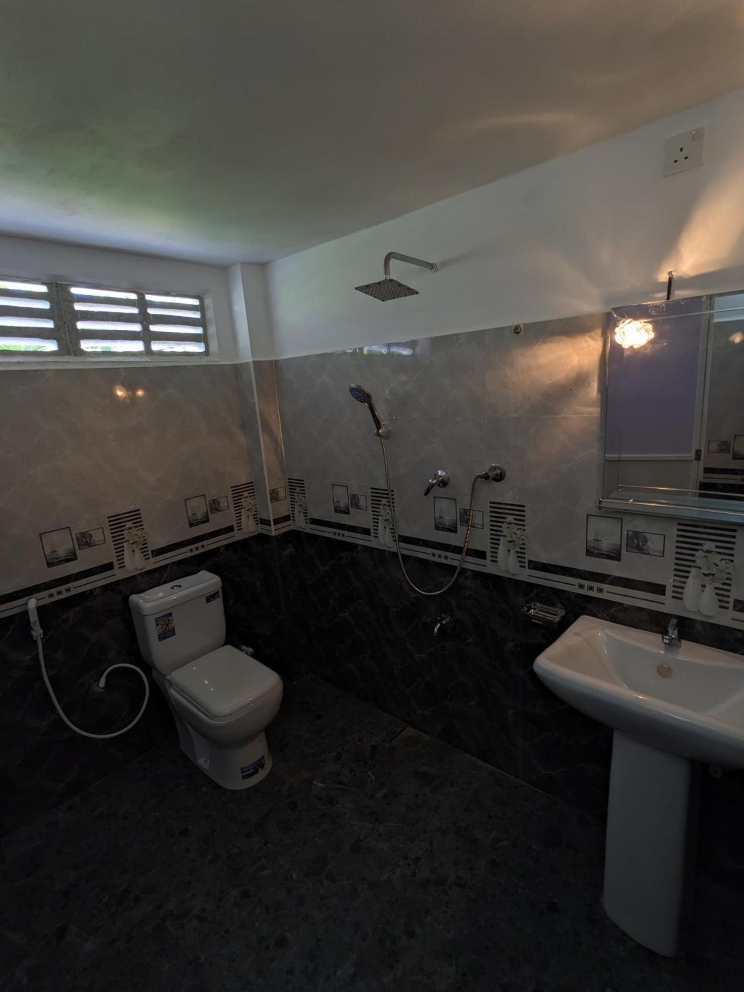 Mirewon Guest Hotel Weligama Ngoại thất bức ảnh